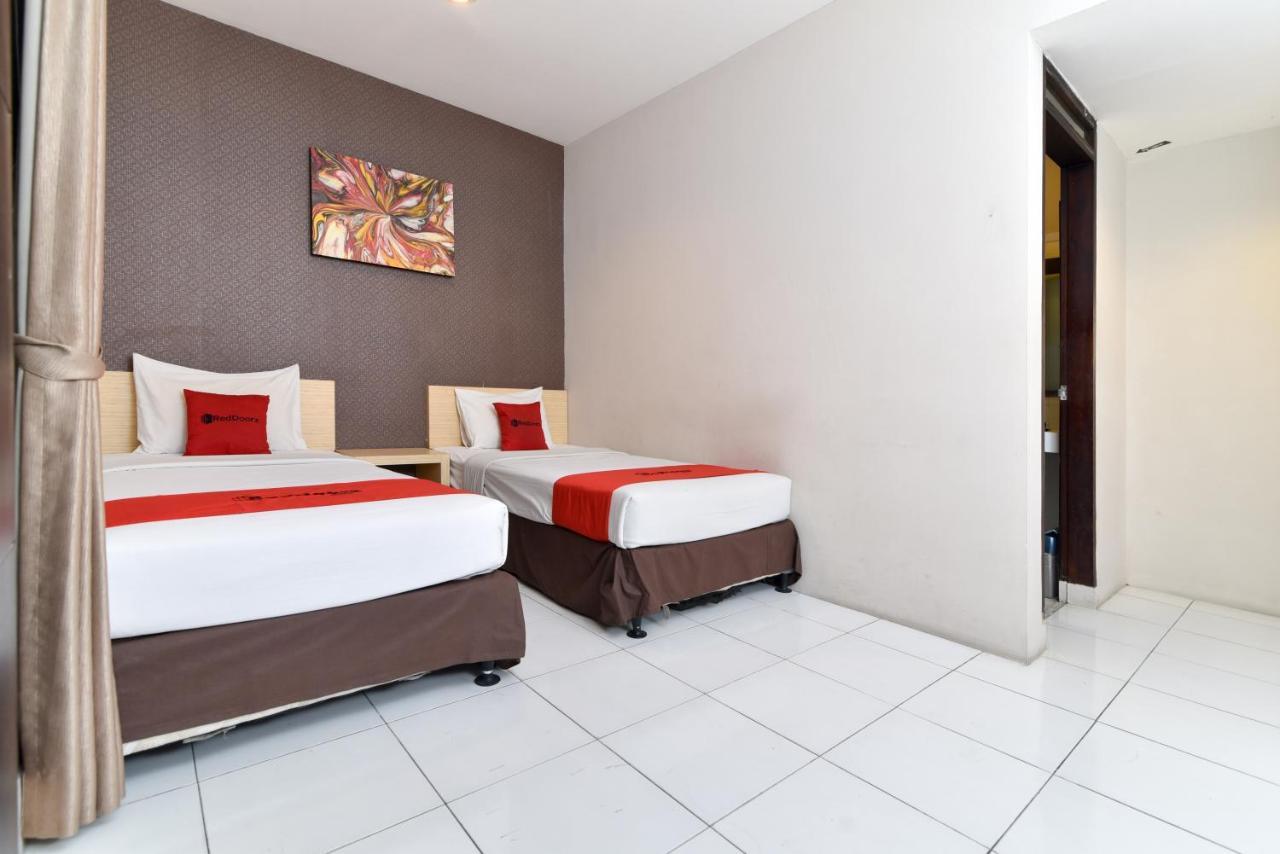 Reddoorz Plus @ Raya Legian ภายนอก รูปภาพ