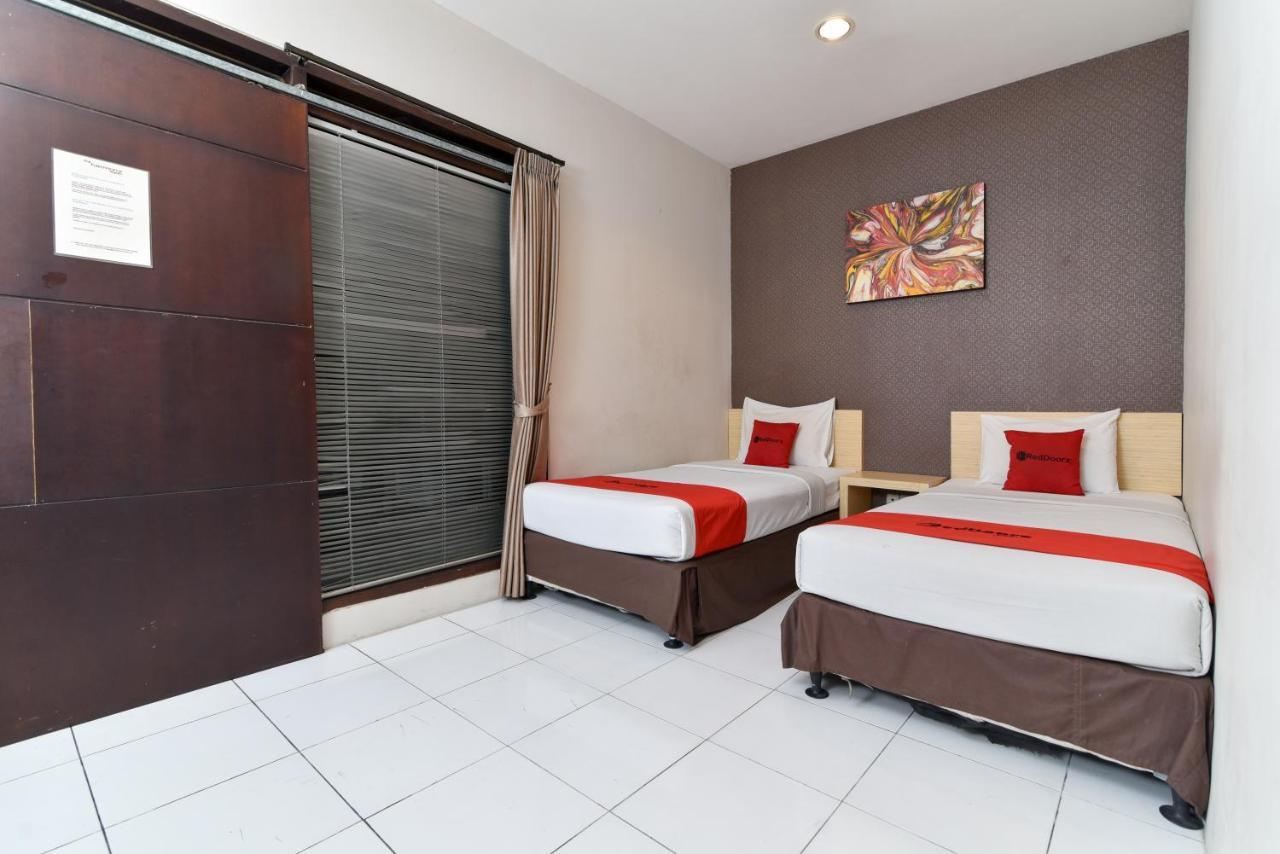 Reddoorz Plus @ Raya Legian ภายนอก รูปภาพ
